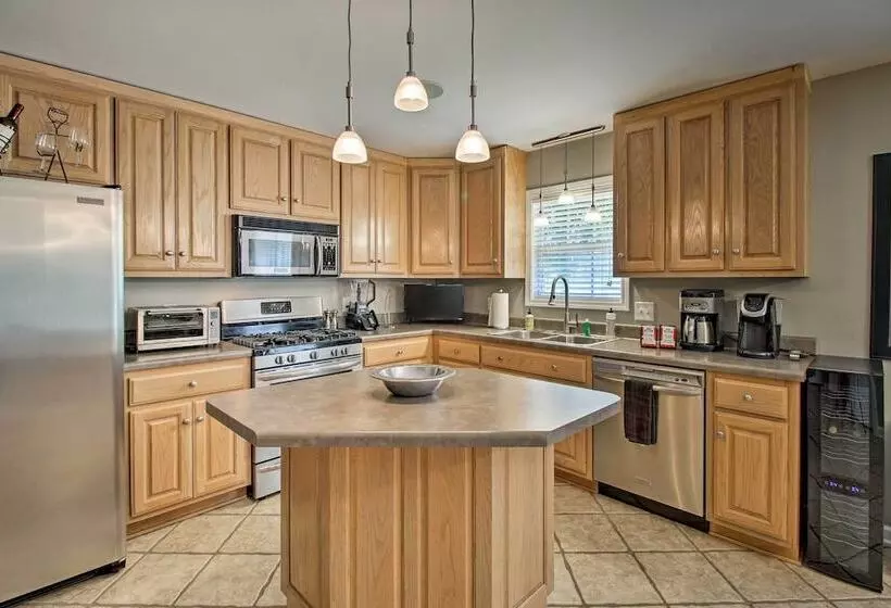 Gallatin House On Long Hollow Golf Course!