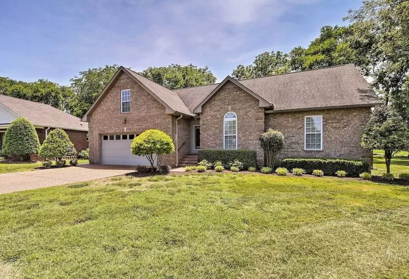 Gallatin House On Long Hollow Golf Course!