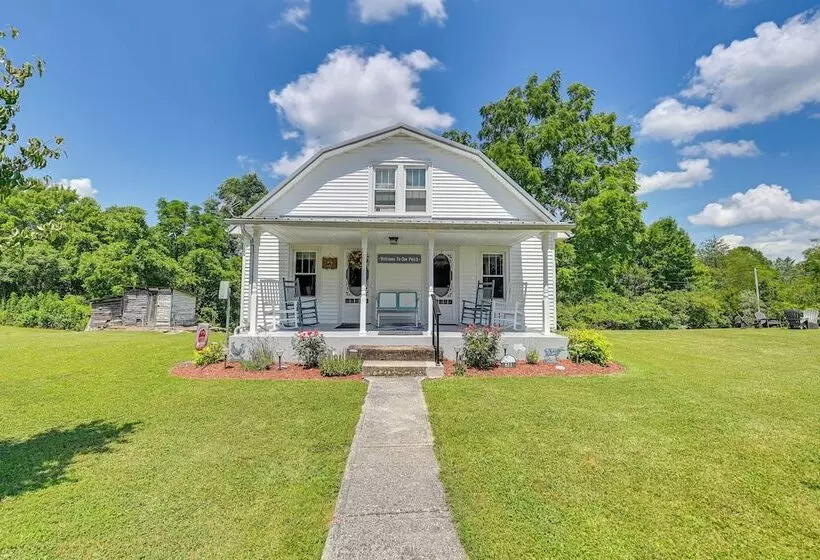 Grandma S Farm House  On 125 Acres W/ Fire Pit!