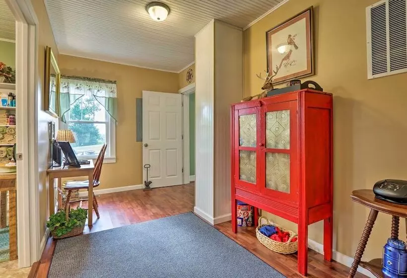 Grandma S Farm House  On 125 Acres W/ Fire Pit!