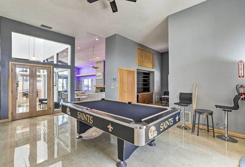 Huge Home W/ Pool Table Near St Pete Beach!