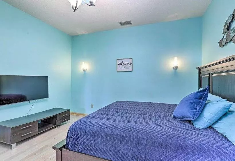 Huge Home W/ Pool Table Near St Pete Beach!