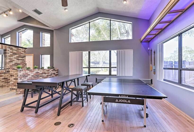 Huge Home W/ Pool Table Near St Pete Beach!