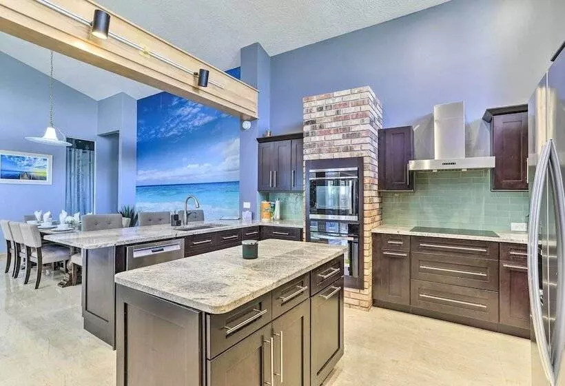 Huge Home W/ Pool Table Near St Pete Beach!