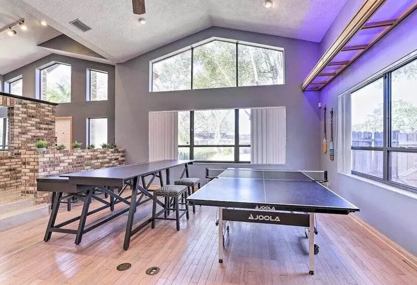 Huge Home W/ Pool Table Near St Pete Beach!