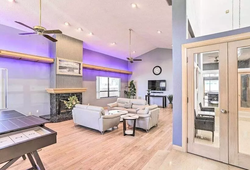 Huge Home W/ Pool Table Near St Pete Beach!