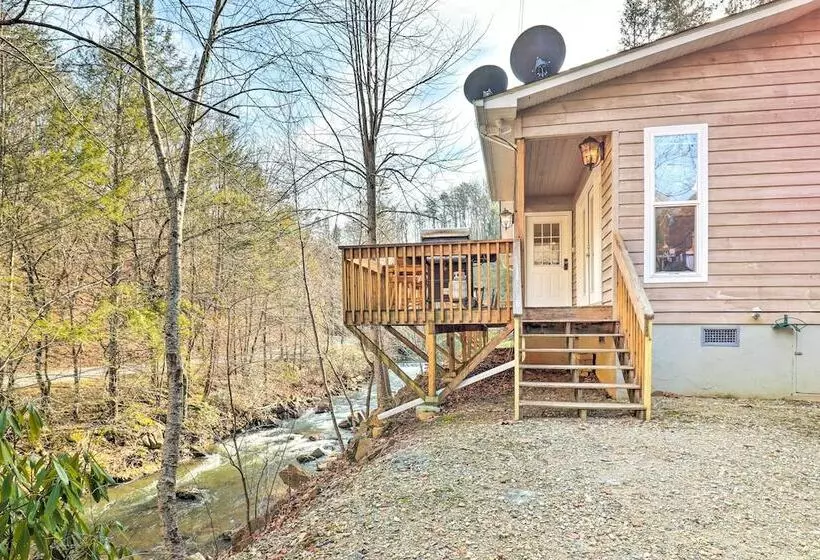 Idyllic Creekside Bryson City Gem W/ Hot Tub!
