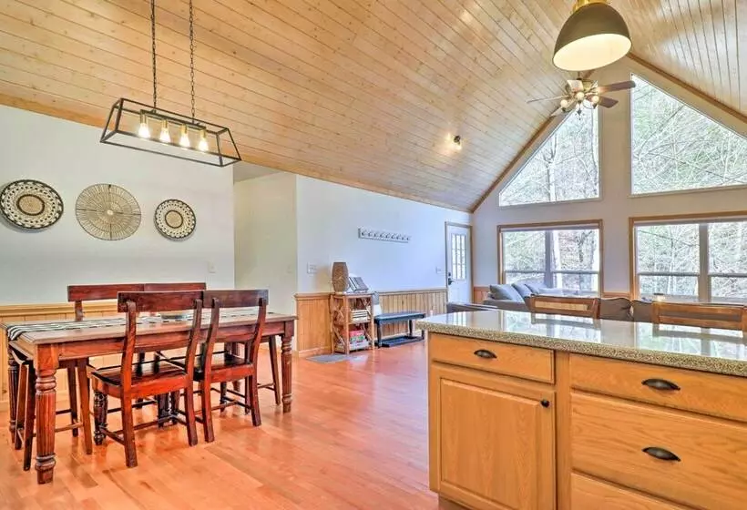 Idyllic Creekside Bryson City Gem W/ Hot Tub!