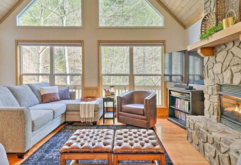 Idyllic Creekside Bryson City Gem W/ Hot Tub!