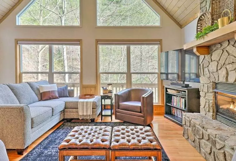 Idyllic Creekside Bryson City Gem W/ Hot Tub!