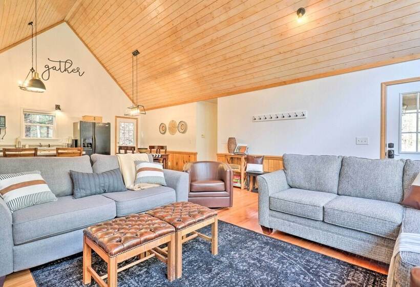 Idyllic Creekside Bryson City Gem W/ Hot Tub!