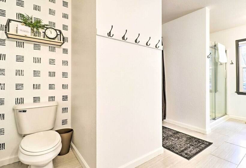 Idyllic Creekside Bryson City Gem W/ Hot Tub!