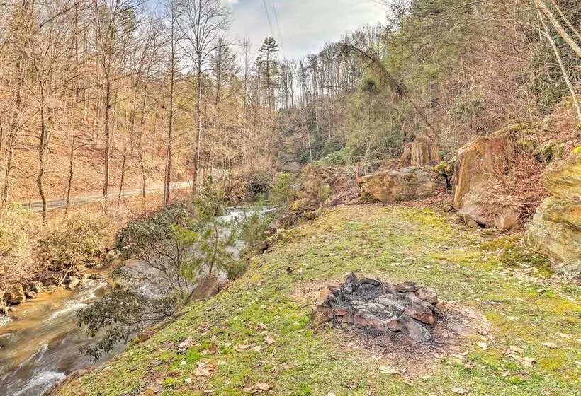 Idyllic Creekside Bryson City Gem W/ Hot Tub!