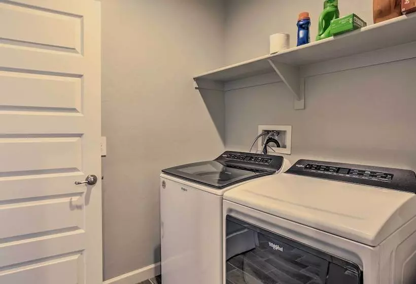 Inviting Sahuarita Home < 5 Mi To Lake Park!