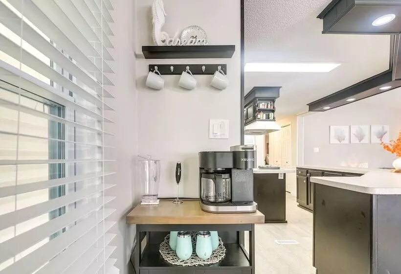 Deck & Pool Access: Myrtle Beach Getaway