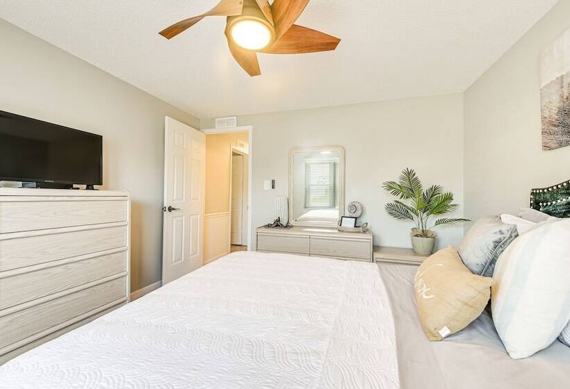 Deck & Pool Access: Myrtle Beach Getaway