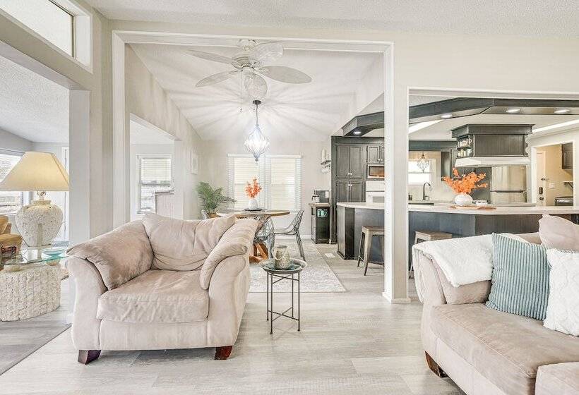 Deck & Pool Access: Myrtle Beach Getaway