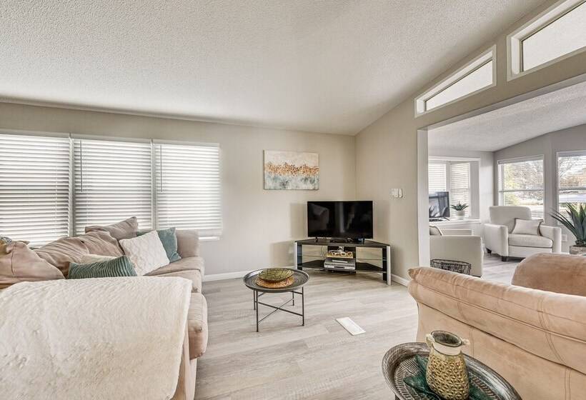 Deck & Pool Access: Myrtle Beach Getaway