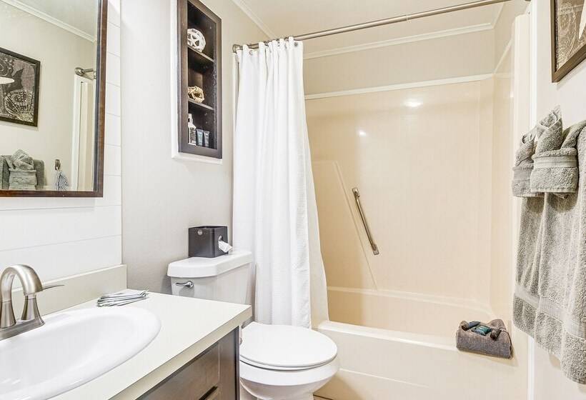 Deck & Pool Access: Myrtle Beach Getaway