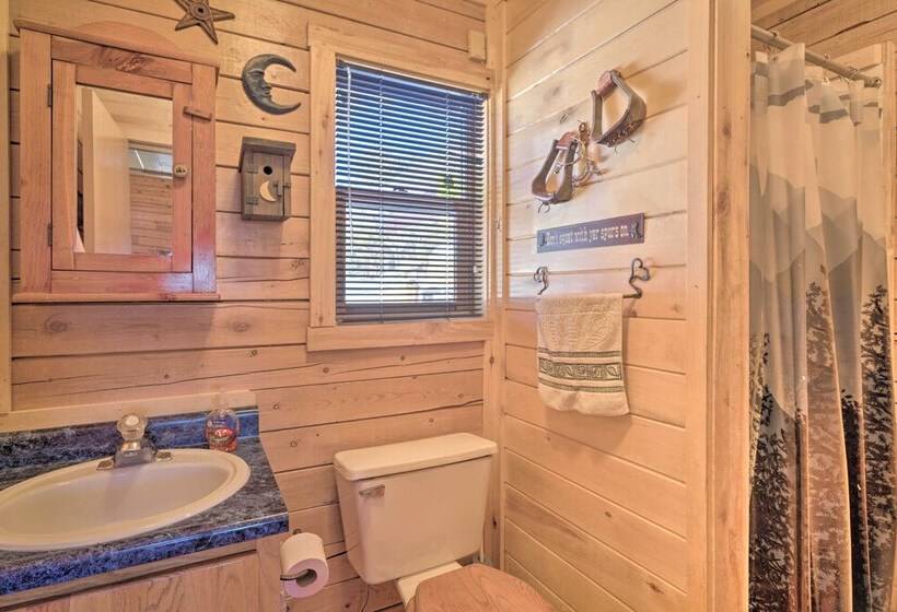 Log Cabin W/ Mountain Views ~ 30 Mi To Pikes Peak!