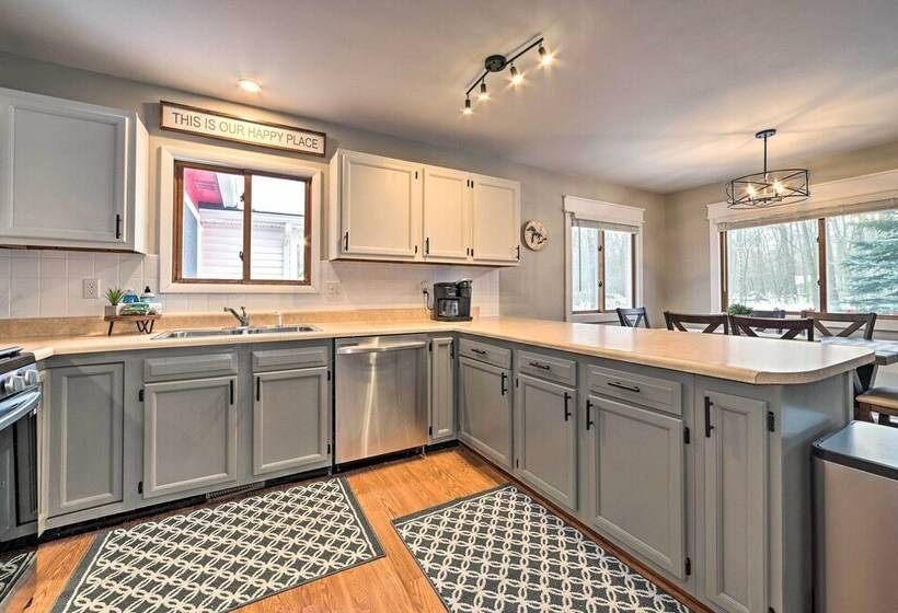 Lovely Roscommon Cabin < 3 Mi To Higgins Lake!