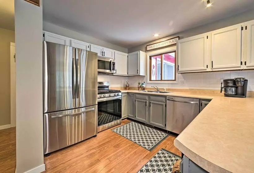 Lovely Roscommon Cabin < 3 Mi To Higgins Lake!