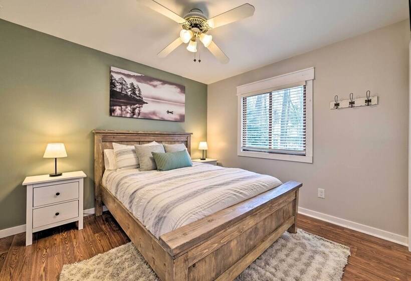 Lovely Roscommon Cabin < 3 Mi To Higgins Lake!