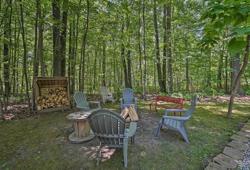 Lovely Roscommon Cabin < 3 Mi To Higgins Lake!