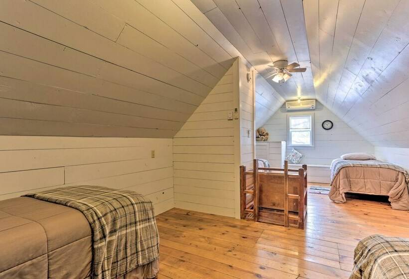 Maltese Ranch Cabin  Near Medora Attractions!