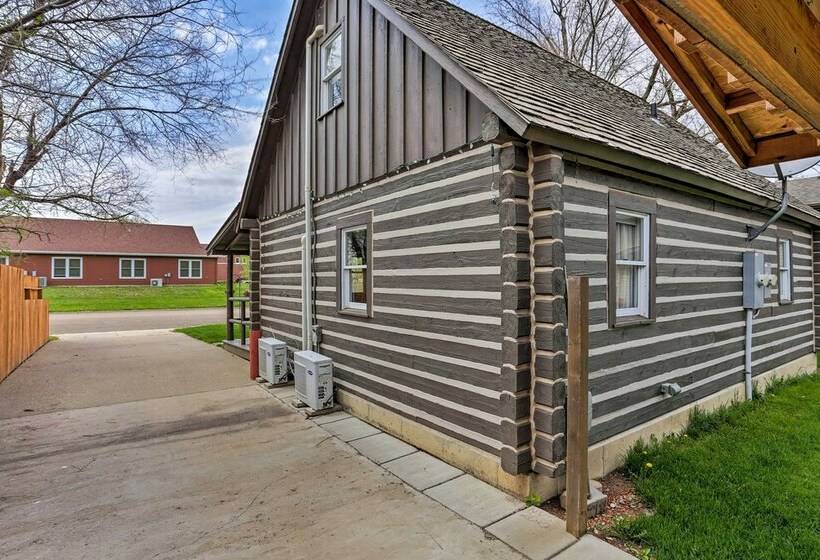 Maltese Ranch Cabin  Near Medora Attractions!