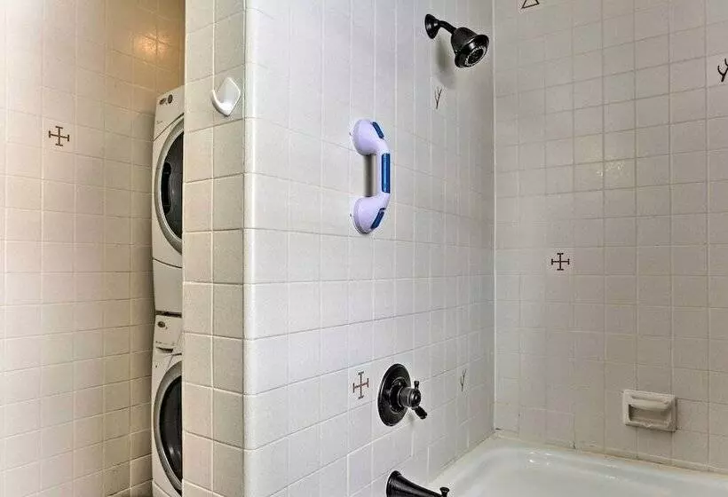 Maltese Ranch Cabin  Near Medora Attractions!