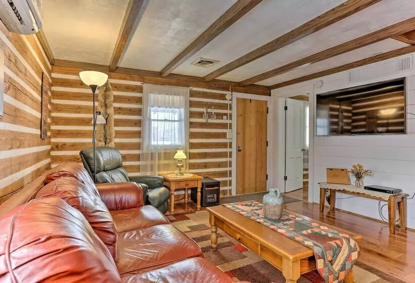 Maltese Ranch Cabin  Near Medora Attractions!