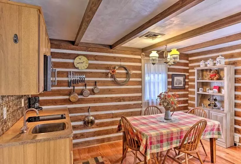 Maltese Ranch Cabin  Near Medora Attractions!
