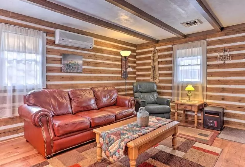 Maltese Ranch Cabin  Near Medora Attractions!