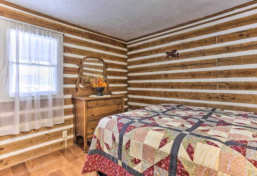 Maltese Ranch Cabin  Near Medora Attractions!