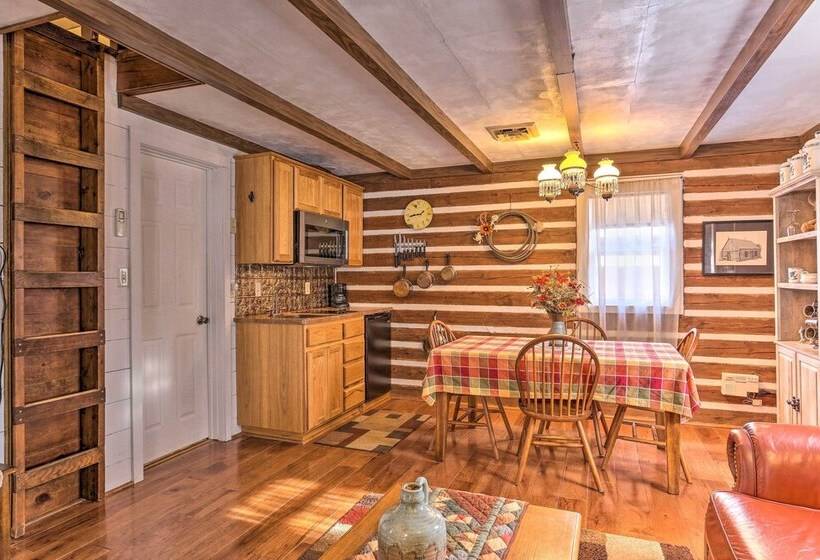 Maltese Ranch Cabin  Near Medora Attractions!