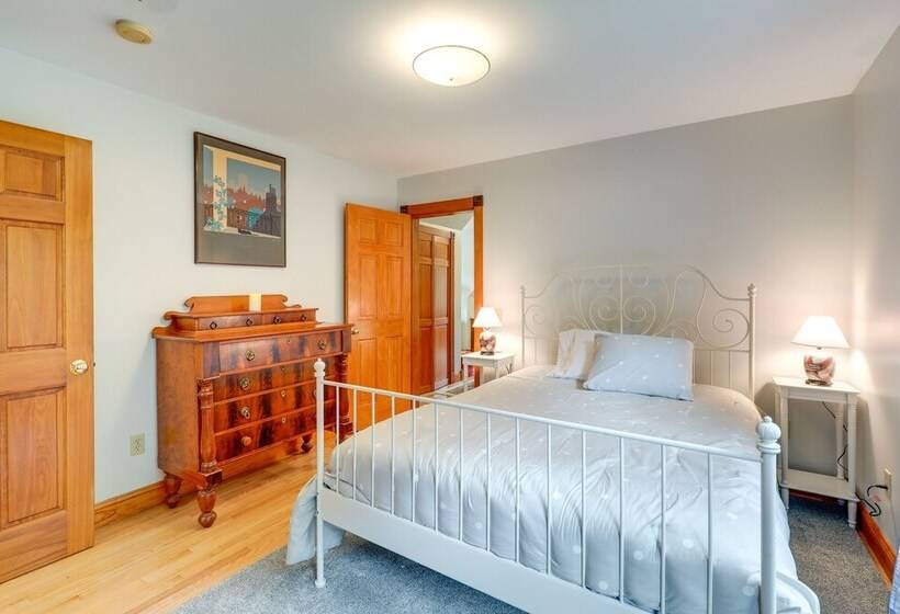 Meriden Village Of Plainfield Home W/ Backyard