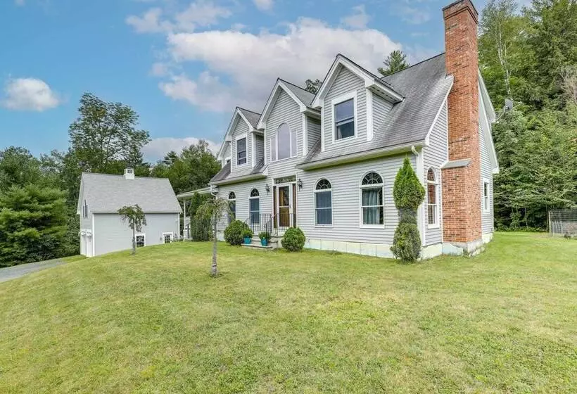 Meriden Village Of Plainfield Home W/ Backyard