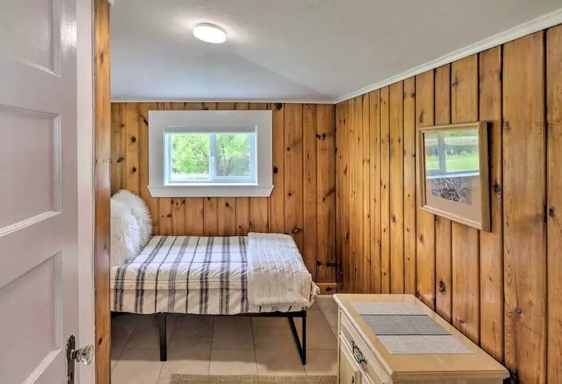 Newly Renovated, Eureka Lakefront Retreat!