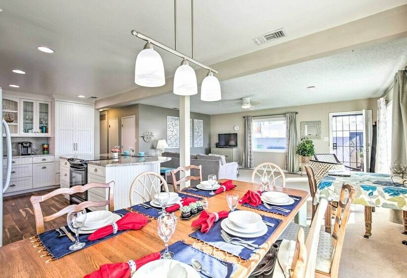 Oceanfront Escape: Steps To Imperial Beach!