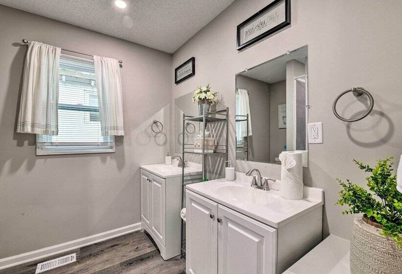 Pet Friendly Kannapolis Home W/ Fenced In Yard!