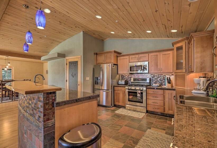 5 Mi To Butte Creek Trail: Prescott Home W/ Deck!