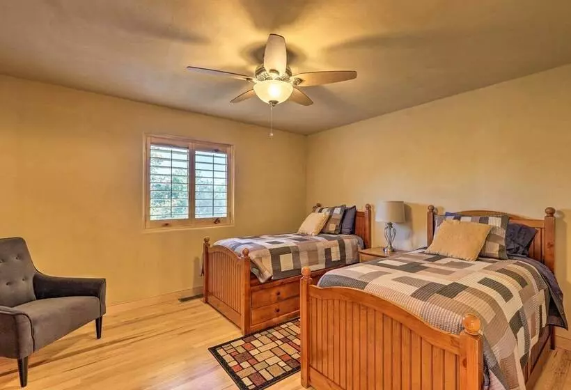 5 Mi To Butte Creek Trail: Prescott Home W/ Deck!