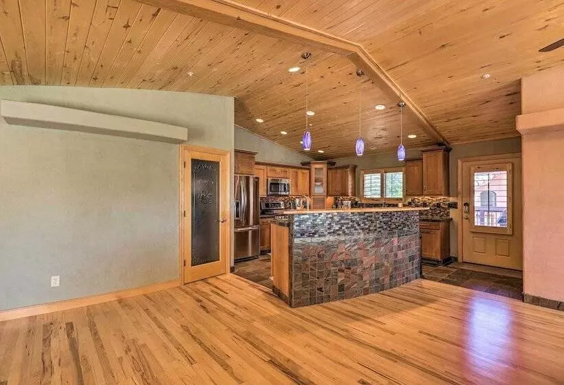 5 Mi To Butte Creek Trail: Prescott Home W/ Deck!