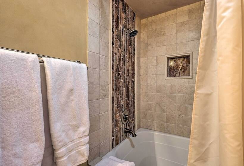 5 Mi To Butte Creek Trail: Prescott Home W/ Deck!