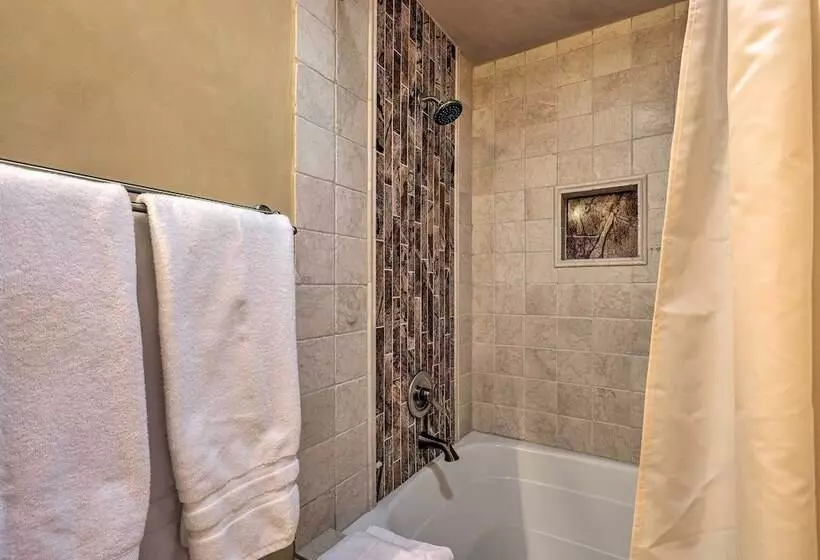 5 Mi To Butte Creek Trail: Prescott Home W/ Deck!