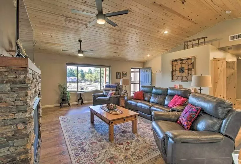 1 Mi To Rainbow Lake: Newly Built & Woodsy Retreat