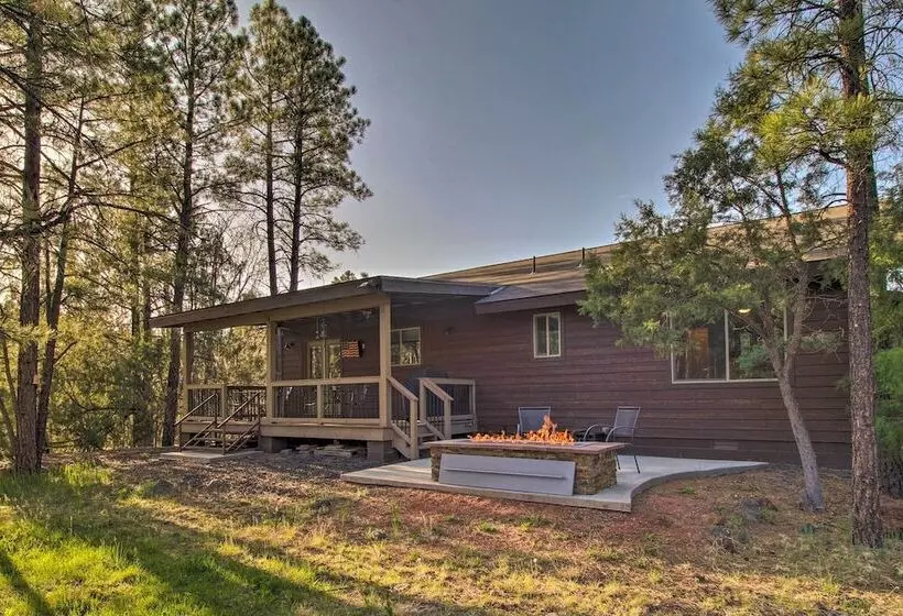 1 Mi To Rainbow Lake: Newly Built & Woodsy Retreat