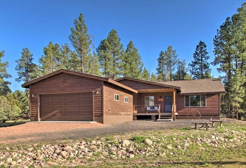 1 Mi To Rainbow Lake: Newly Built & Woodsy Retreat