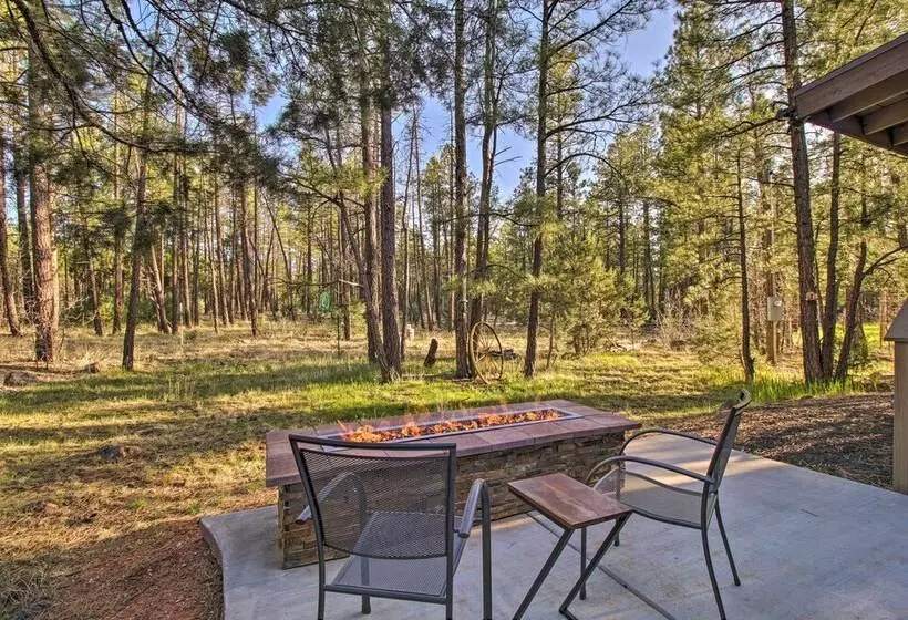 1 Mi To Rainbow Lake: Newly Built & Woodsy Retreat